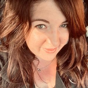 Meet your Posher, Konstantina